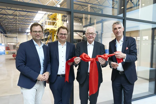 从左至右：Stephan Laarmann（Althoff Industrie- und Verwaltungsbau GmbH 执行合伙人）、Jan Lödige（罗地格工业股东）、Dr. Rudolf Lödige（罗地格工业顾问委员会主席）、Philippe De Backer（罗地格工业首席执行官）